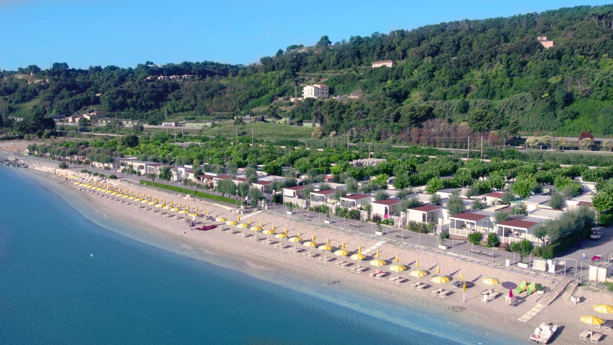 Girasole Eco Family Village Marina Palmense Exterior foto